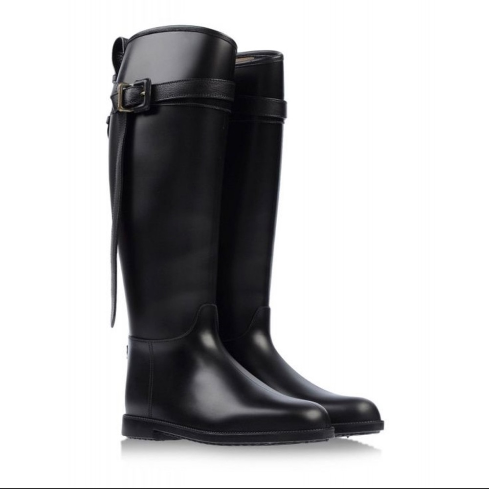 gorgeous BURBERRY rain boots